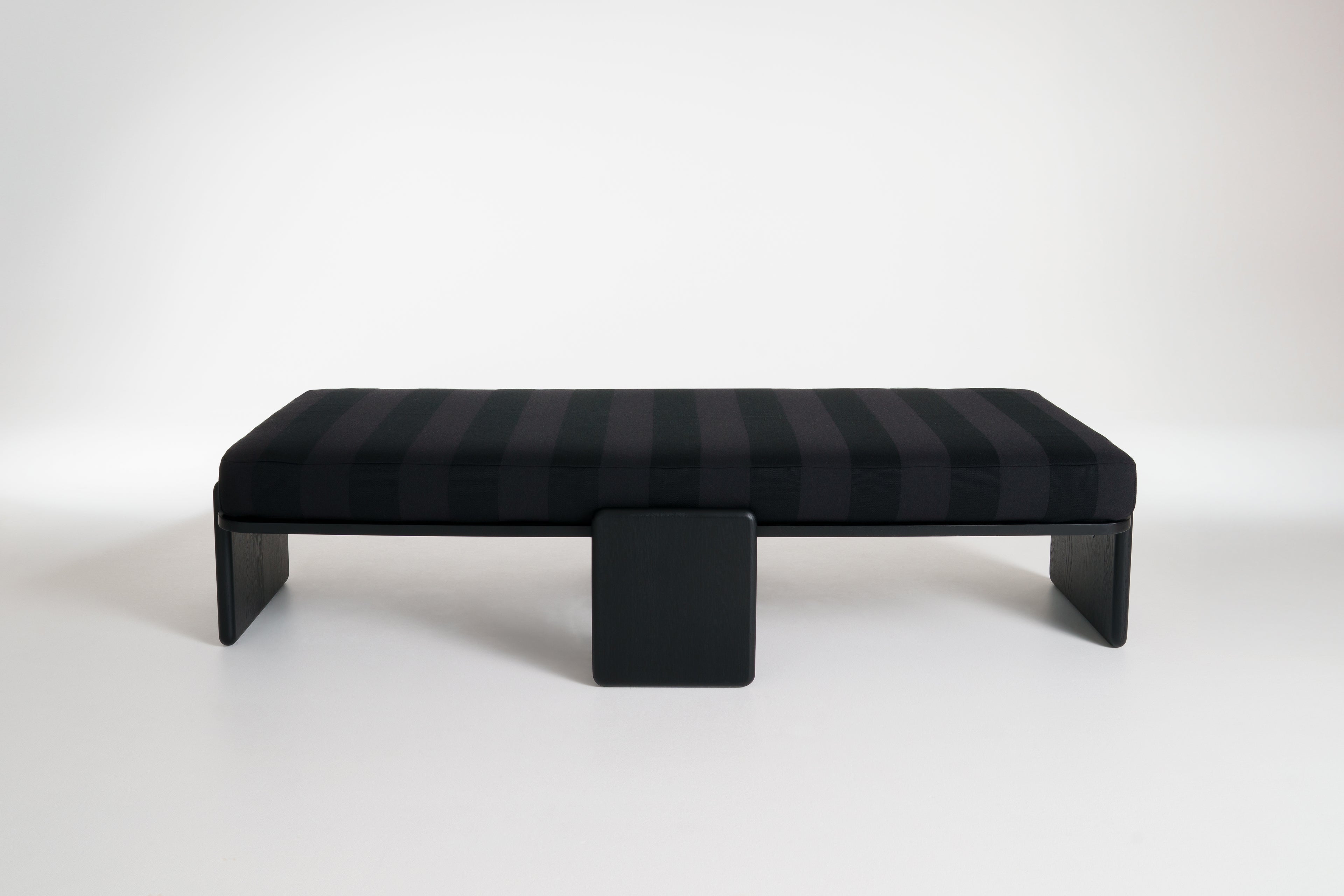 NANA Daybed Stripes black black (by kvadrat Raf Simons)
