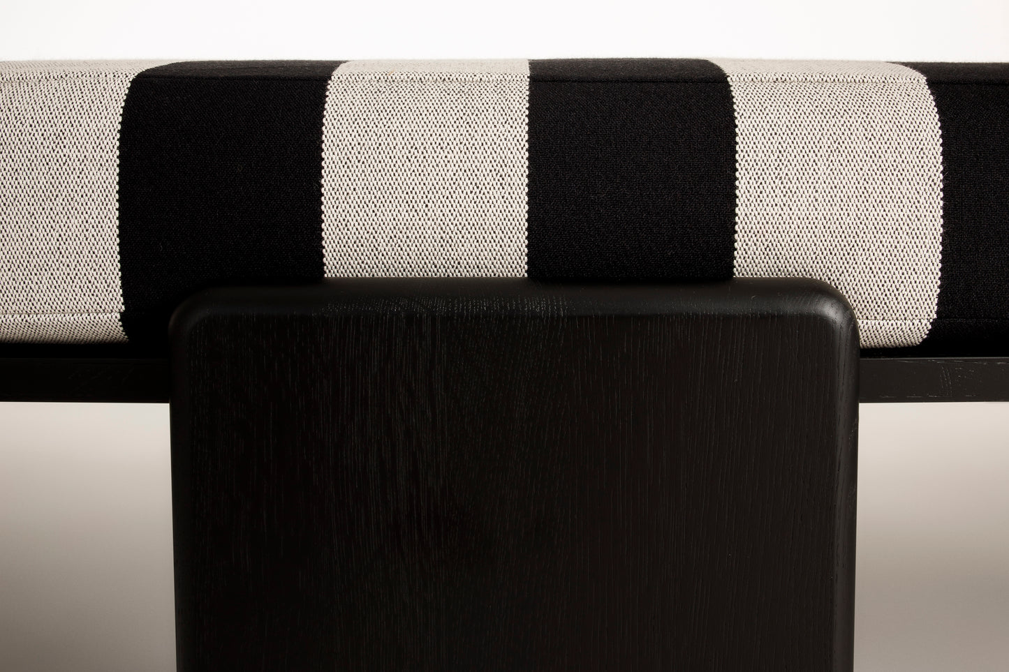NANA Daybed - Stripes black / cotton white (by kvadrat / Raf Simons)